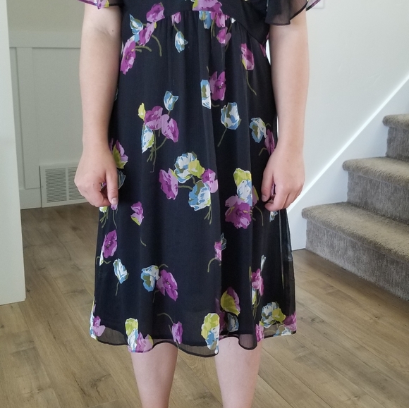 Dress - Picture 4 of 8